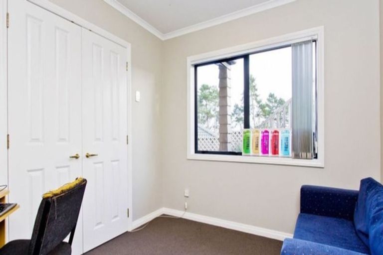 Photo of property in 53 Helleur Road, Massey, Auckland, 0614