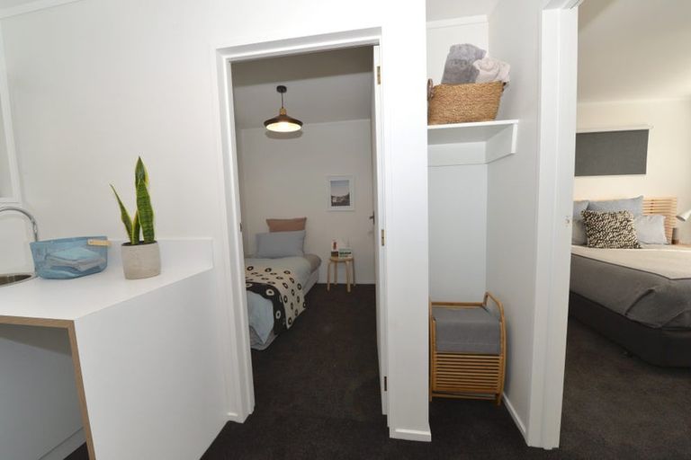 Photo of property in 11 Taupata Street, Redcliffs, Christchurch, 8081