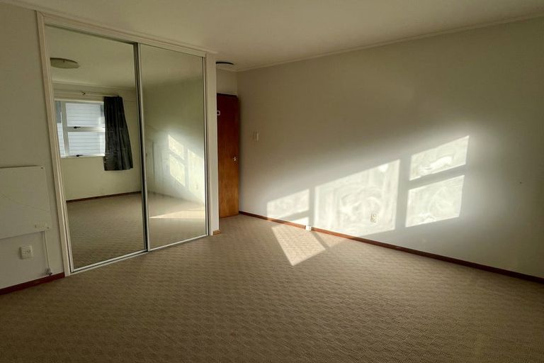 Photo of property in 7b Nielsen Place, Massey, Auckland, 0614