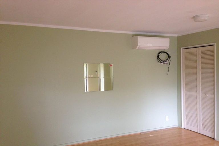 Photo of property in 52 Hiwihau Place, Glenfield, Auckland, 0629