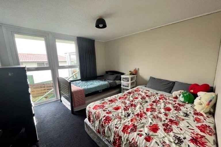 Photo of property in 3 Greenwich Grove, Stokes Valley, Lower Hutt, 5019