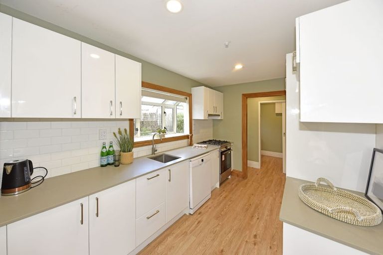 Photo of property in 68 Englefield Road, Northwood, Christchurch, 8051