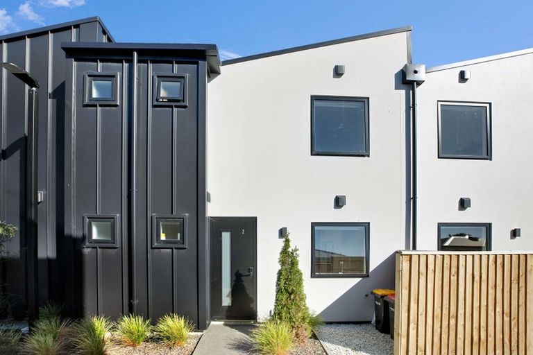 Photo of property in 2/9 Marcroft Street, Woolston, Christchurch, 8062