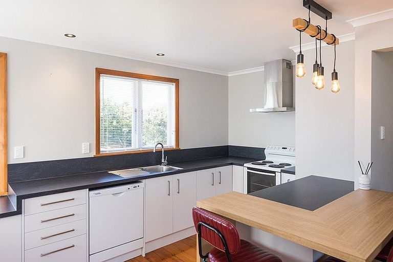 Photo of property in 20 Milton Street, Roslyn, Palmerston North, 4414