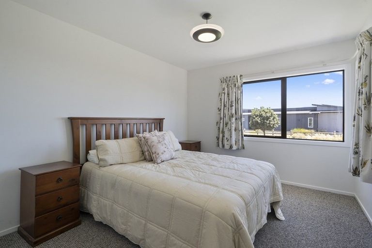 Photo of property in 12 Takahe Drive, Paraparaumu Beach, Paraparaumu, 5032