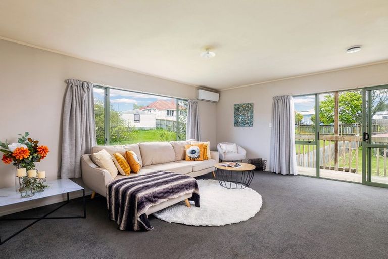 Photo of property in 12 Kelkirk Street, Kelston, Auckland, 0602