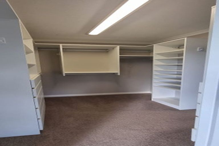 Photo of property in 17 Bevyn Street, Castor Bay, Auckland, 0620