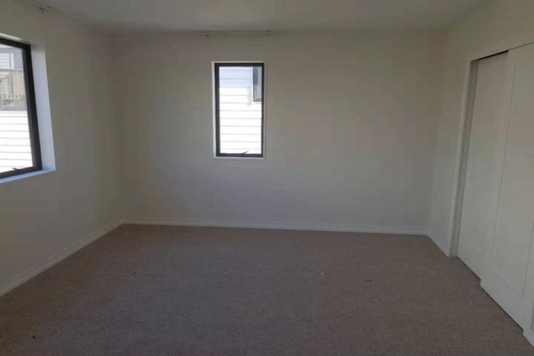 Photo of property in 27 Lawson Creek Street, Massey, Auckland, 0614