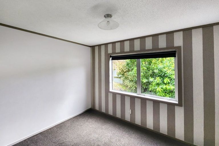 Photo of property in 16 Crystal Grove, Birchville, Upper Hutt, 5018