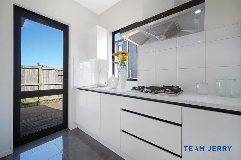 Photo of property in 76 Donegal Park Drive, Flat Bush, Auckland, 2019
