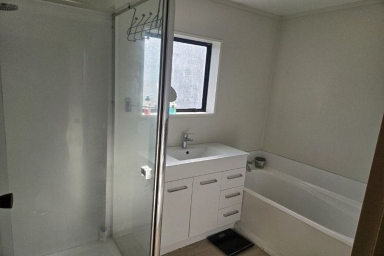 Photo of property in 1/130 Middlepark Road, Sockburn, Christchurch, 8042