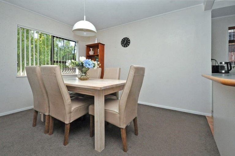 Photo of property in 1/6 Sevilla Place, Unsworth Heights, Auckland, 0632