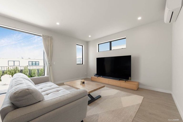 Photo of property in 12 Porowha Road, Westgate, Auckland, 0814