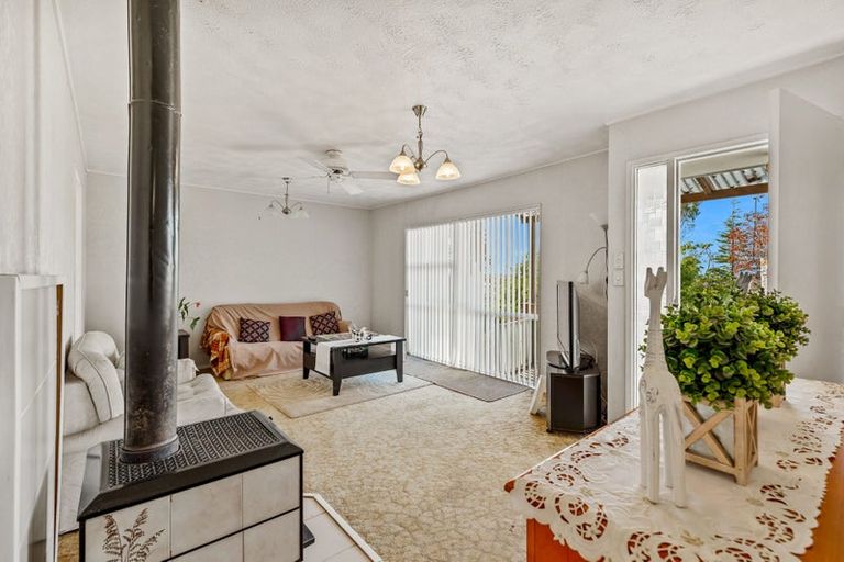 Photo of property in 26 Beauchamp Drive, Massey, Auckland, 0614