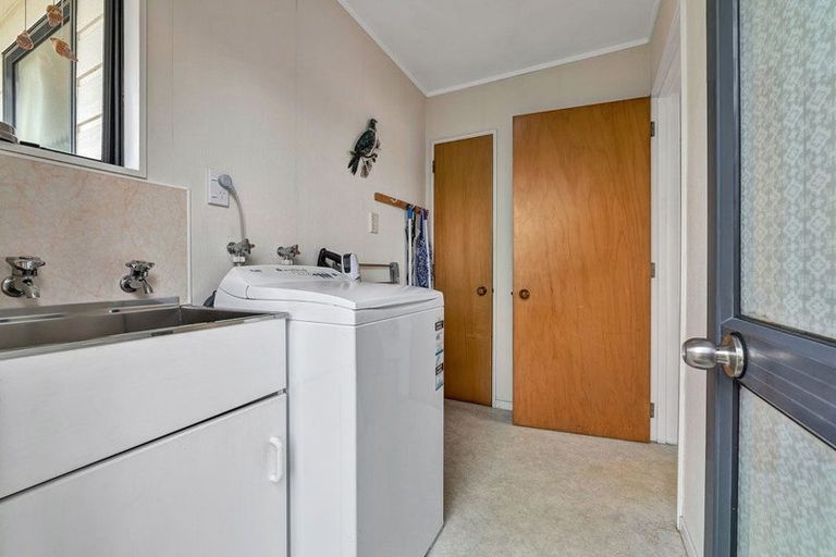 Photo of property in 11 Te Ngaere Place, Merrilands, New Plymouth, 4312