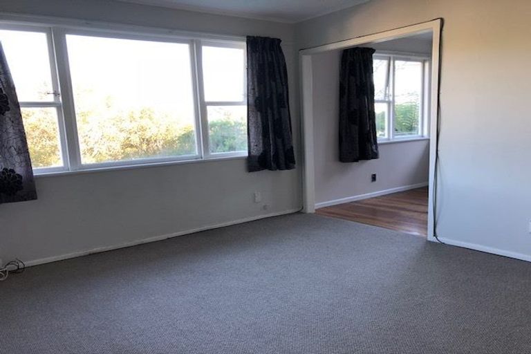 Photo of property in 147 Ruskin Road, Newlands, Wellington, 6037