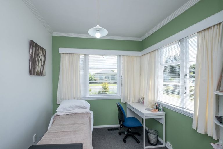 Photo of property in 17 Falstaff Street, Stratford, 4332