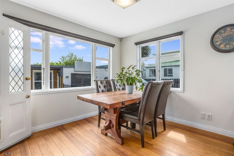 Photo of property in 23 Paekakariki Hill Road, Pauatahanui, Porirua, 5381