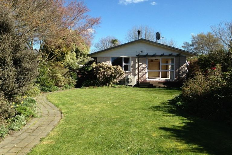 Photo of property in 12 Westmont Street, Ilam, Christchurch, 8041