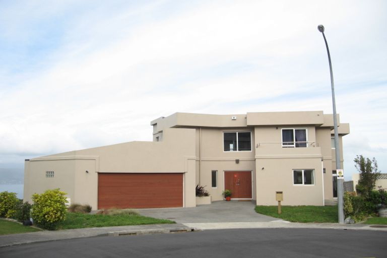 Photo of property in 14 Forbes Lane, Newlands, Wellington, 6037