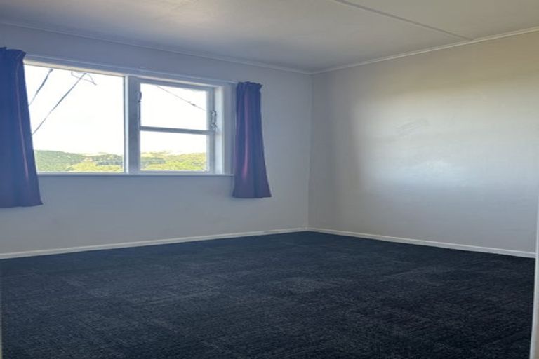 Photo of property in 12 Huntingdon Street, Northland, Wellington, 6012