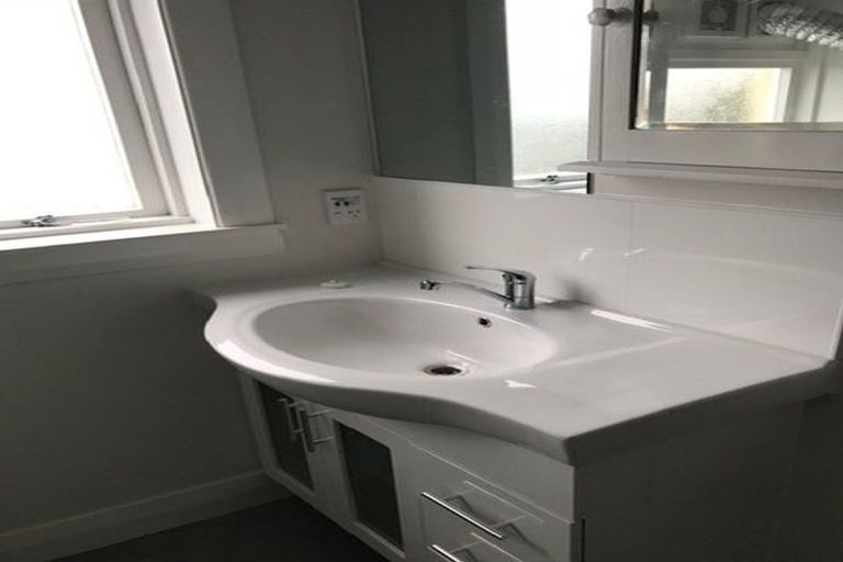 Photo of property in 56f5 Tanera Crescent, Brooklyn, Wellington, 6021