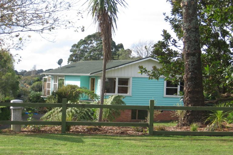 Photo of property in 22 Noall Street, Te Atatu Peninsula, Auckland, 0610