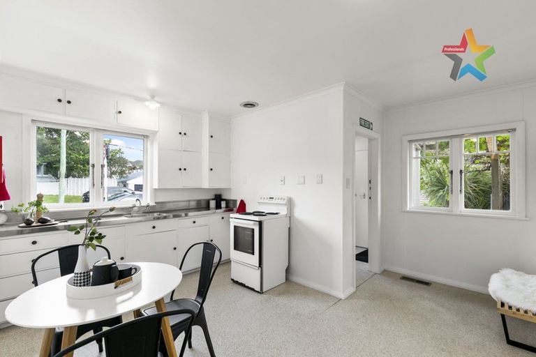 Photo of property in 284 Karori Road, Karori, Wellington, 6012