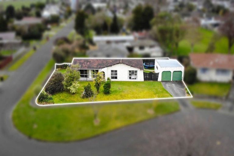 Photo of property in 16 Kimberley Grove, Westbrook, Palmerston North, 4412