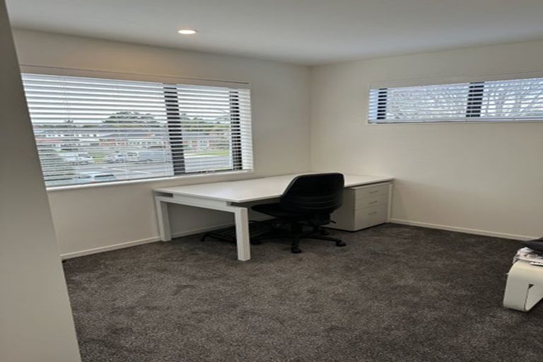 Photo of property in 48a Portadown Avenue, Pakuranga Heights, Auckland, 2010
