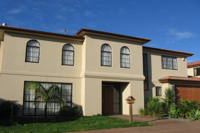 Photo of property in 5 Kaseng Place, East Tamaki Heights, Auckland, 2016