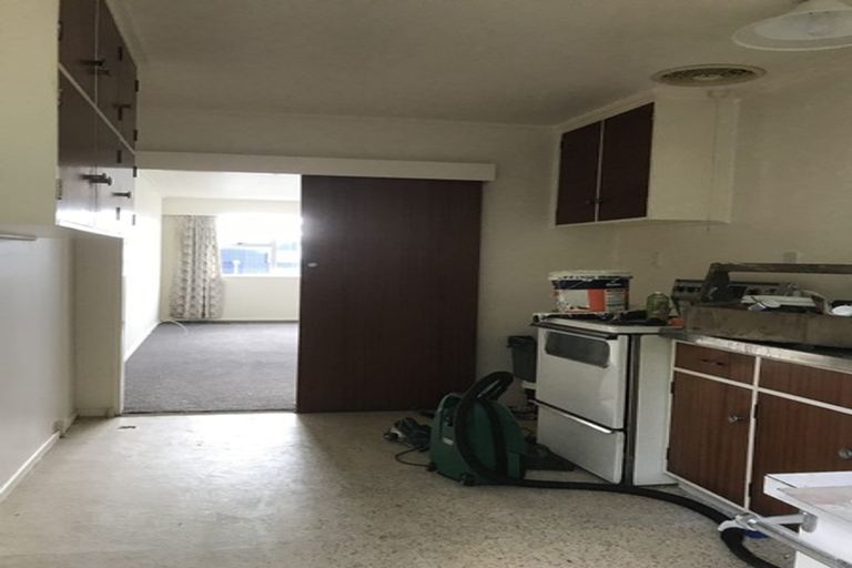 Photo of property in 210f4 Newlands Road, Newlands, Wellington, 6037