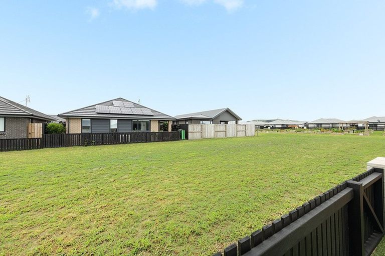 Photo of property in 36 Crown Street, Papamoa, 3118