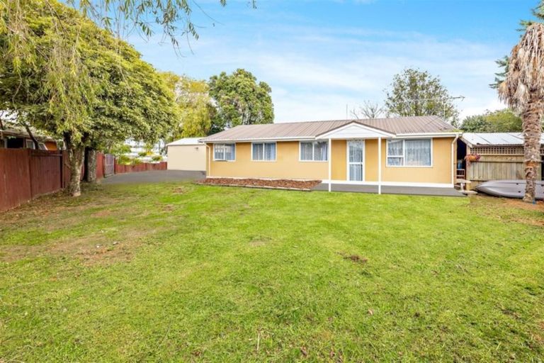 Photo of property in 8 Dosina Place, Flat Bush, Auckland, 2023