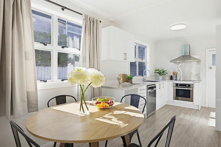 Photo of property in 8 Herewini Street, Titahi Bay, Porirua, 5022