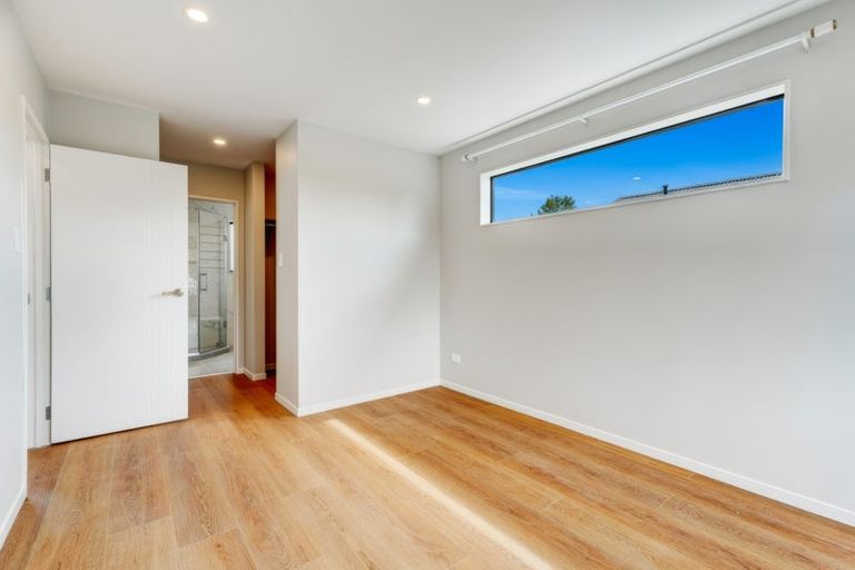 Photo of property in 25 Withers Road, Glen Eden, Auckland, 0602