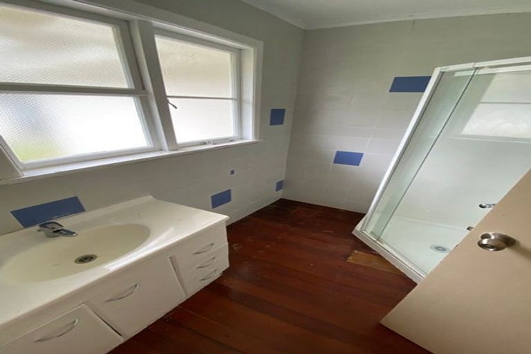Photo of property in 71 Glendale Road, Glen Eden, Auckland, 0602