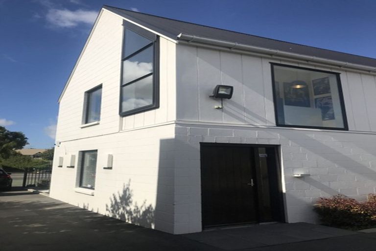 Photo of property in 99 Papanui Road, Merivale, Christchurch, 8014