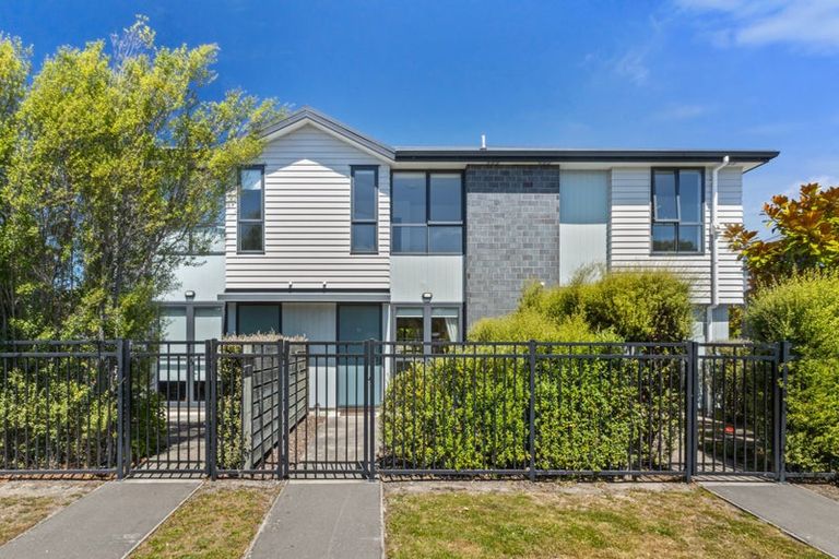 Photo of property in 13/14 Buffon Street, Waltham, Christchurch, 8023