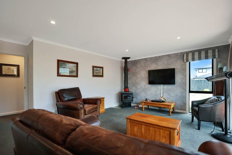 Photo of property in 21 Whiteoak Grove, Tinwald, Ashburton, 7700