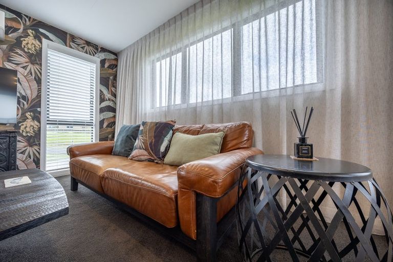 Photo of property in 1 Ambergris Place, Baylys Beach, 0377