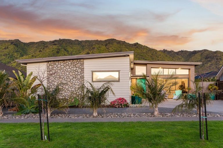 Photo of property in 80 Waipunahau Road, Waikanae, 5036