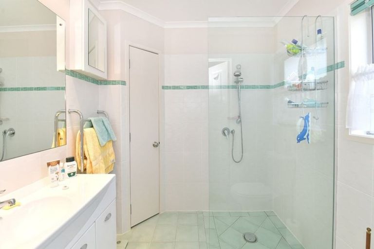 Photo of property in 93a Florence Avenue, Orewa, 0931