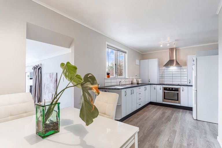 Photo of property in 14 Tapu Road, Huapai, Kumeu, 0810