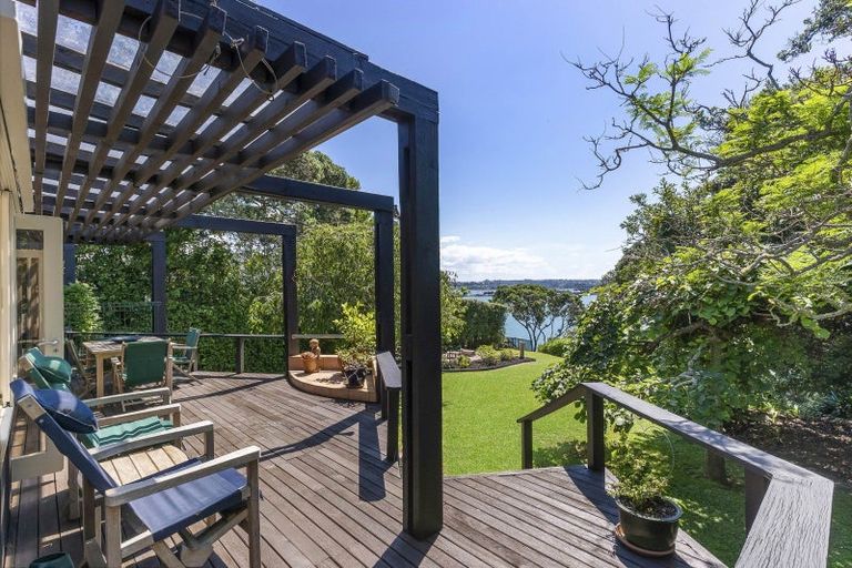 Photo of property in 54a Stanley Point Road, Stanley Point, Auckland, 0624