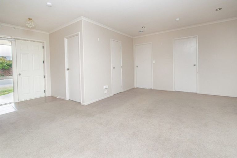 Photo of property in 10 Madison Street, Cambridge, 3434