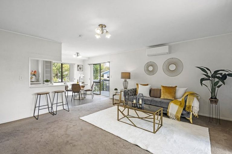 Photo of property in 2/122 Finlayson Avenue, Clendon Park, Auckland, 2103