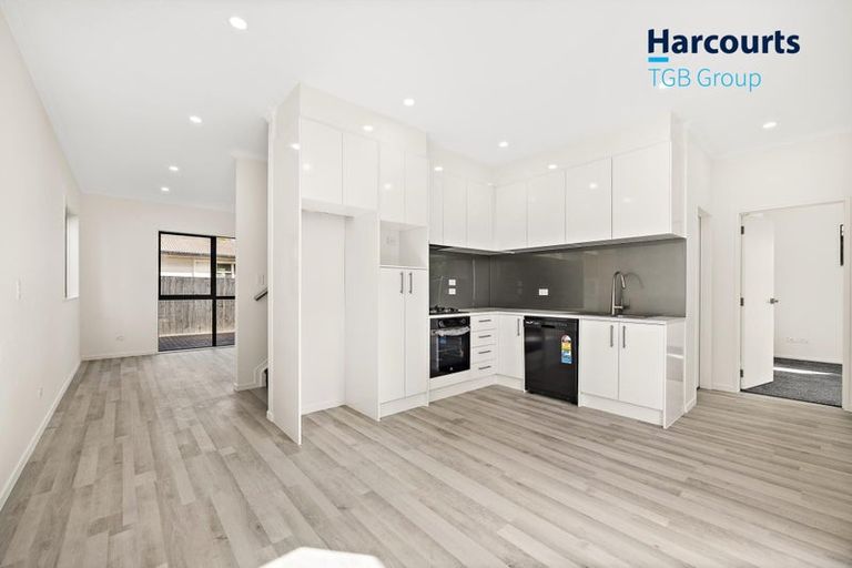 Photo of property in 5 Staines Avenue, Mangere East, Auckland, 2024