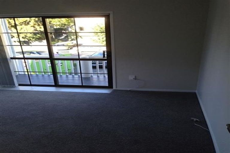 Photo of property in 90 Oaktree Avenue, Browns Bay, Auckland, 0630