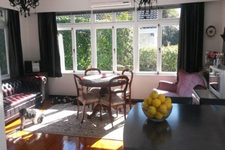 Photo of property in 30 Karu Crescent, Waikanae, 5036